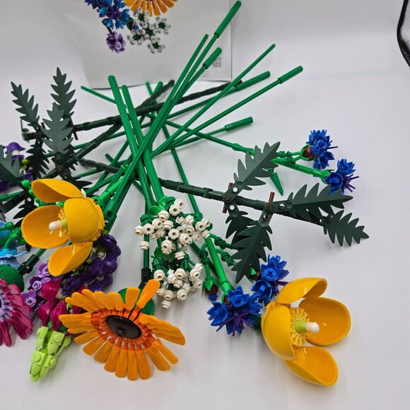 Lego Botanical Collection Wildflower Bouquet 10313 And Creator Daffodils 40747 - Picture 7 of 13